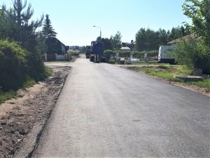 Prace w Krobi - Długa, odtworzenie asfaltu