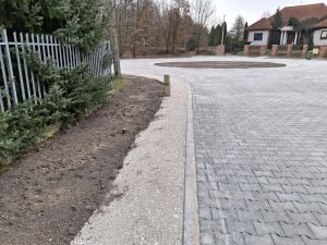 Nowowybudowana ulica Pod Dębami