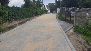 Ułożona kostka betonowa na ulicy Zdrojowej
