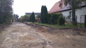Układanie warstw drogi