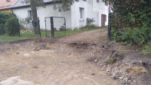 Wykonanie koryta pod wjazd na posesję