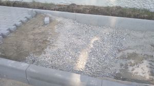 Układanie warstw podbudowy oraz kostki betonowej